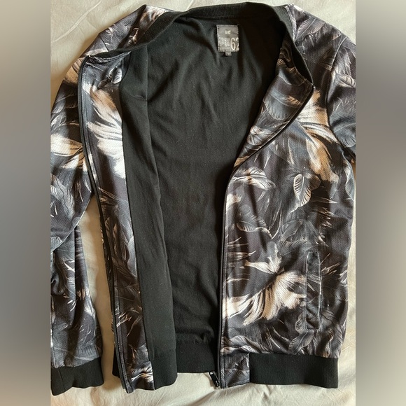 Black & White Plant Pattern Athletic Sweater (Small/European Medium) - Picture 4 of 5